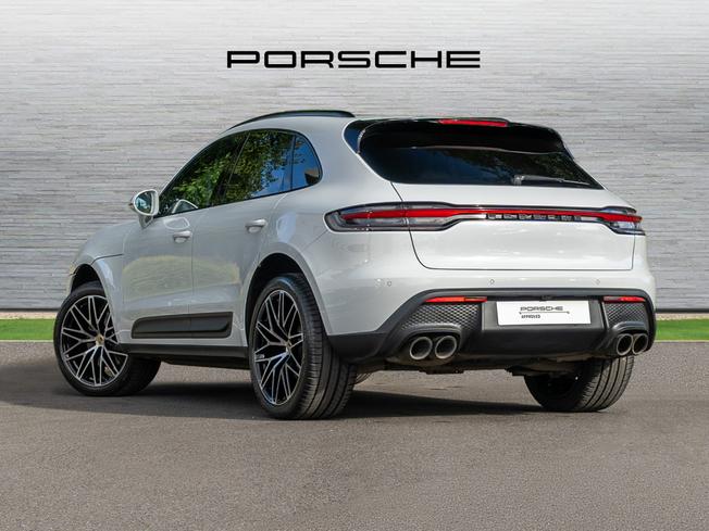 PORSCHE Macan Photo 2