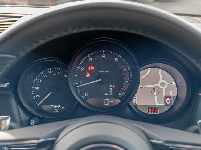 PORSCHE Macan Photo 20