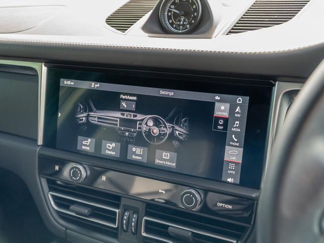 PORSCHE Macan Photo 21