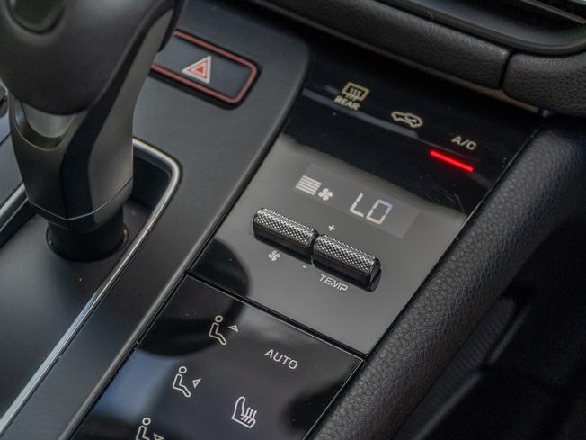 PORSCHE Macan Photo 24