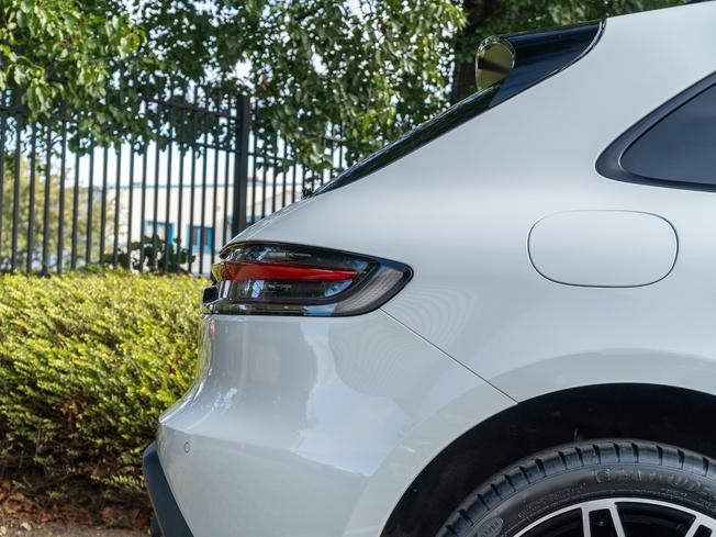 PORSCHE Macan Photo 37