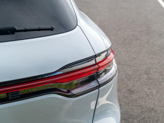 PORSCHE Macan Photo 39