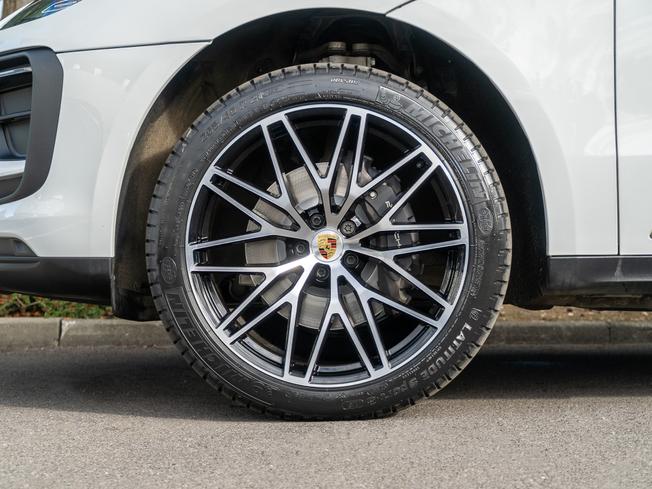 PORSCHE Macan Photo 4