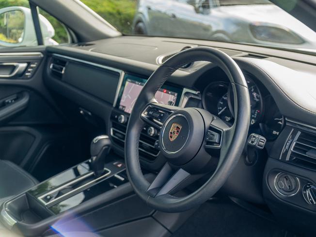 PORSCHE Macan Photo 8