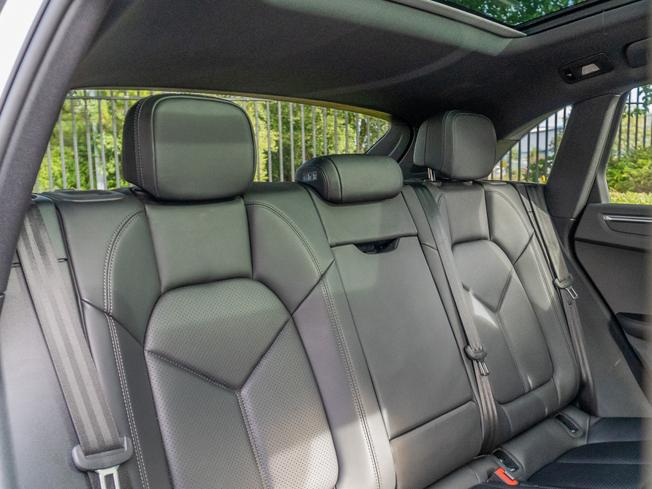 PORSCHE Macan Photo 9