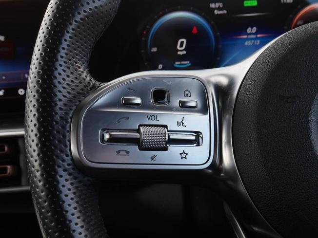 MERCEDES-BENZ EQC Photo 12