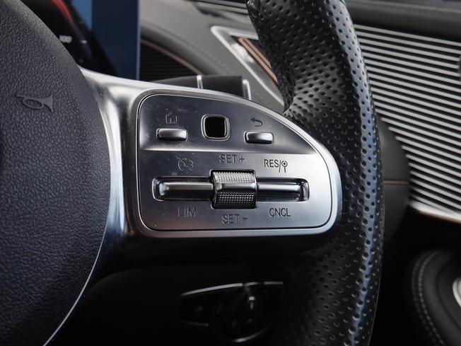 MERCEDES-BENZ EQC Photo 13