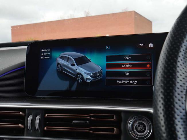 MERCEDES-BENZ EQC Photo 18