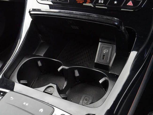 MERCEDES-BENZ EQC Photo 22