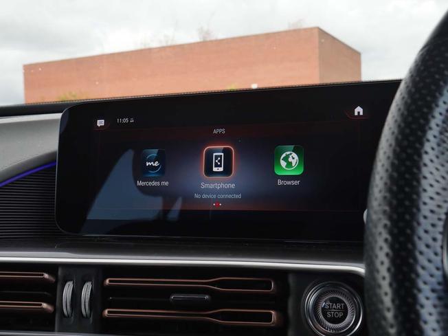 MERCEDES-BENZ EQC Photo 28
