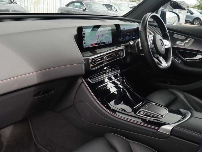 MERCEDES-BENZ EQC Photo 3