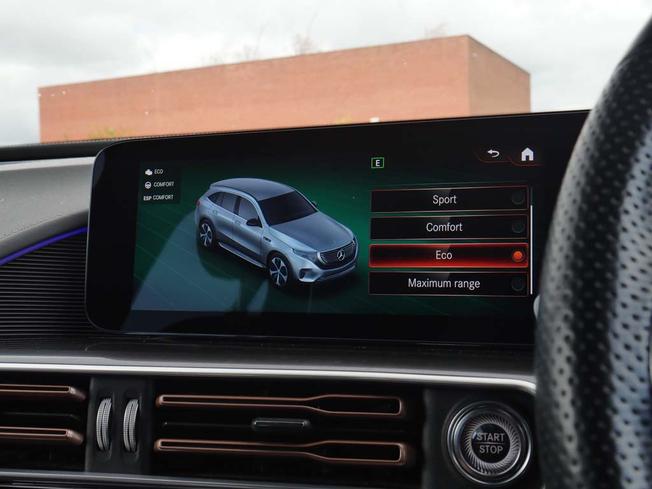 MERCEDES-BENZ EQC Photo 32