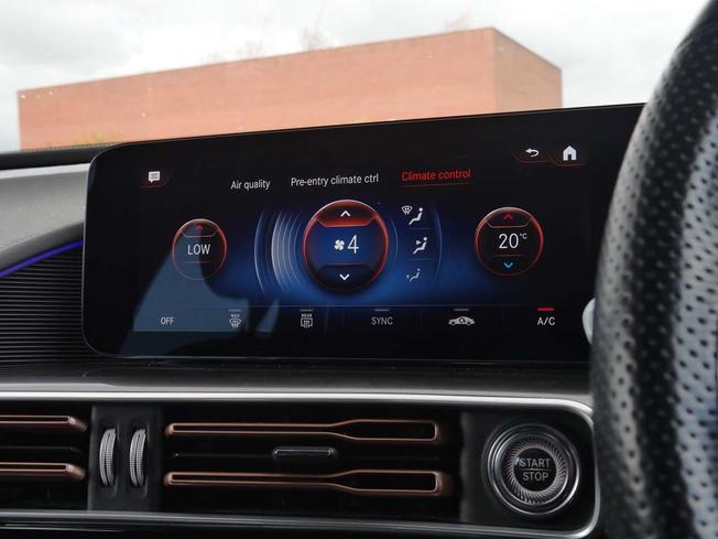MERCEDES-BENZ EQC Photo 36