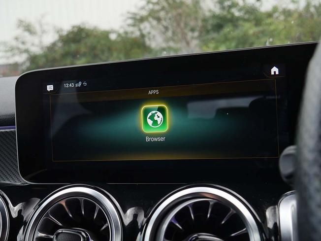 MERCEDES-BENZ GLB Photo 12