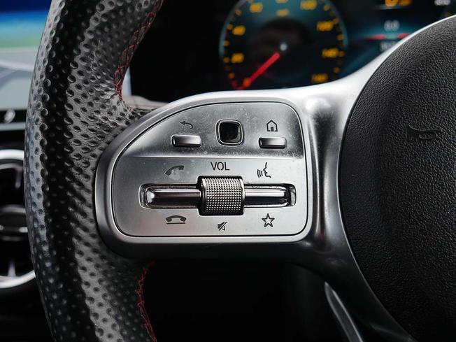 MERCEDES-BENZ GLB Photo 13