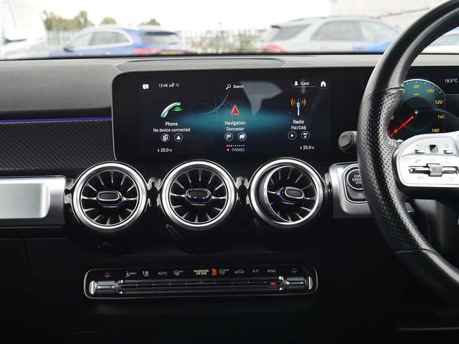 MERCEDES-BENZ GLB Photo 21
