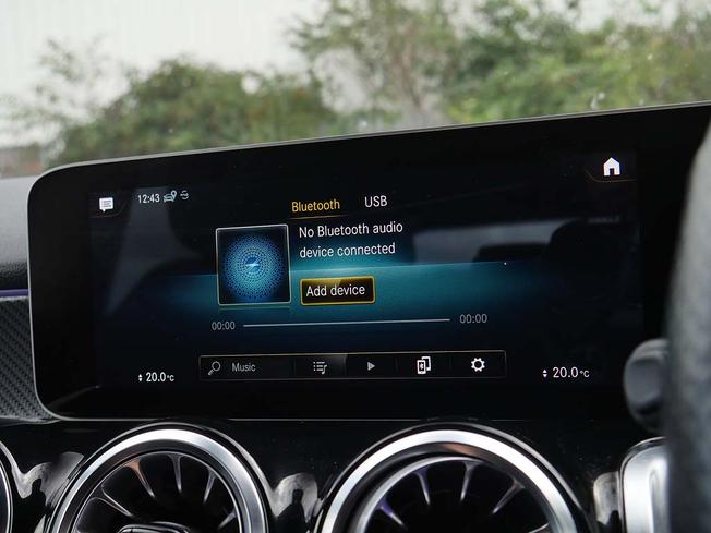 MERCEDES-BENZ GLB Photo 23