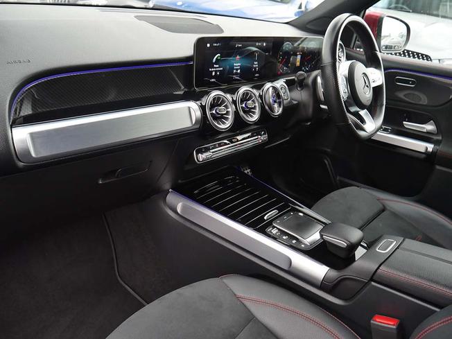 MERCEDES-BENZ GLB Photo 3