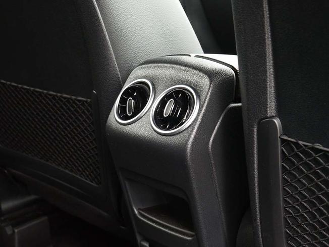 MERCEDES-BENZ GLB Photo 38