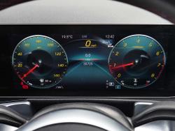 MERCEDES-BENZ GLB Photo 4