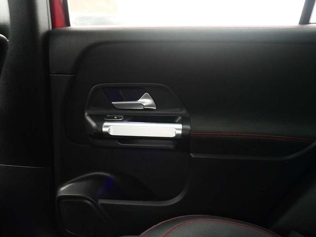 MERCEDES-BENZ GLB Photo 42