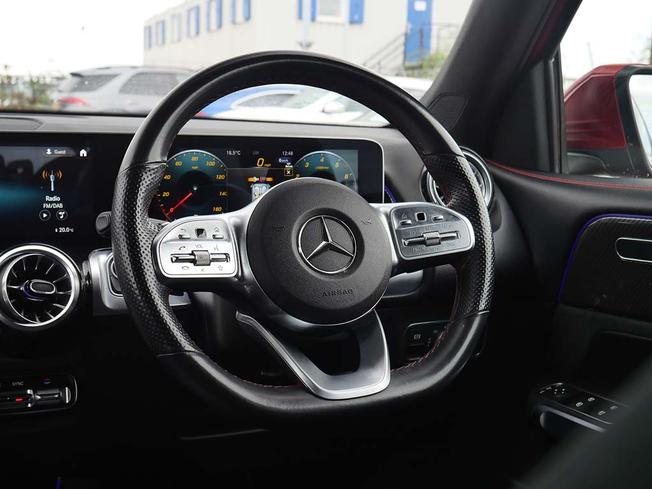 MERCEDES-BENZ GLB Photo 43