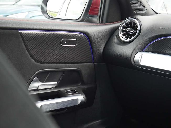 MERCEDES-BENZ GLB Photo 45