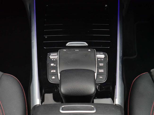 MERCEDES-BENZ GLB Photo 46