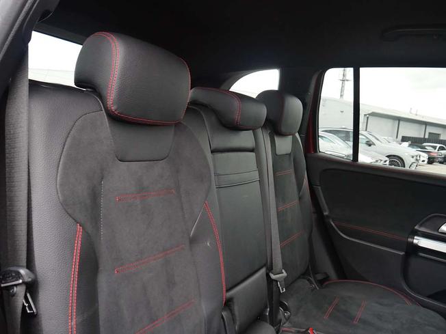 MERCEDES-BENZ GLB Photo 8