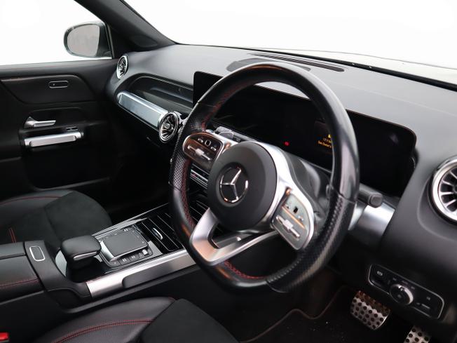 MERCEDES-BENZ GLB Photo 11