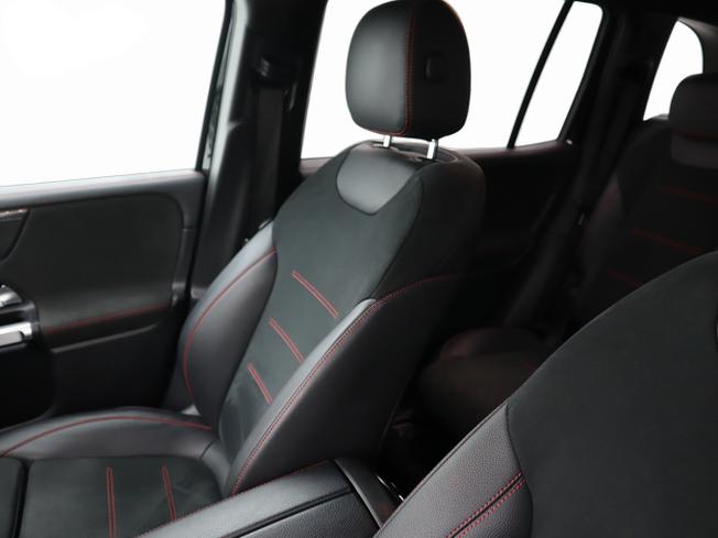 MERCEDES-BENZ GLB Photo 21