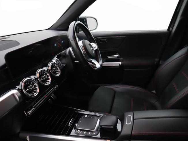 MERCEDES-BENZ GLB Photo 22