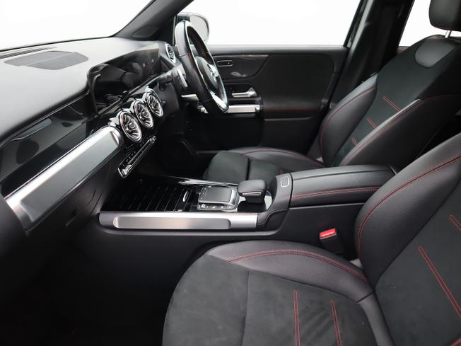 MERCEDES-BENZ GLB Photo 24