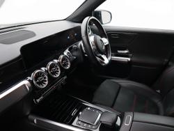MERCEDES-BENZ GLB Photo 3