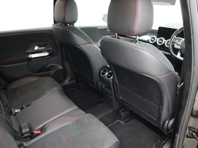 MERCEDES-BENZ GLB Photo 30