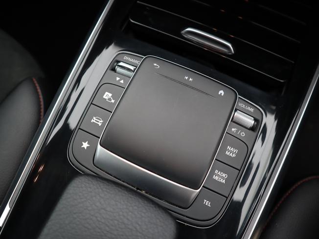 MERCEDES-BENZ GLB Photo 31