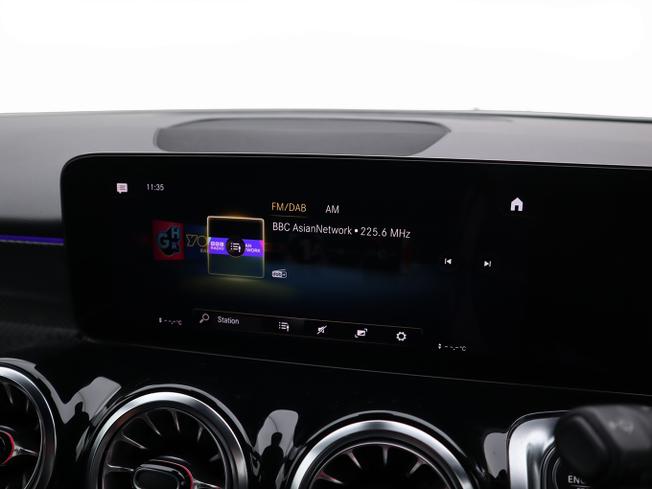 MERCEDES-BENZ GLB Photo 33