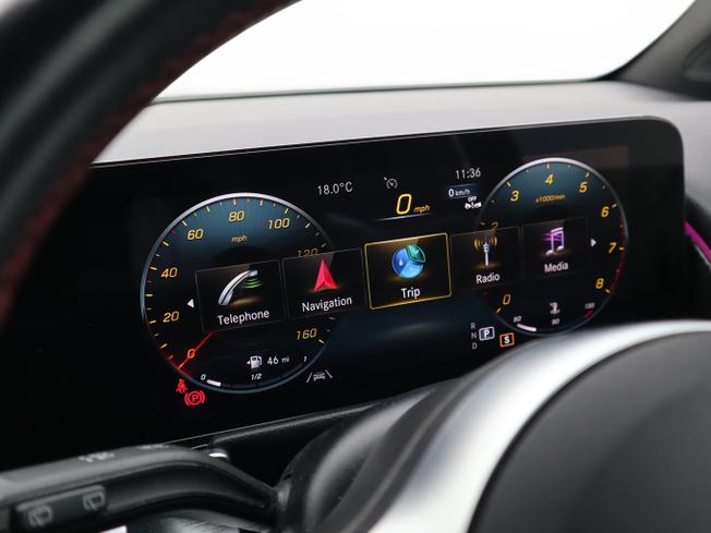 MERCEDES-BENZ GLB Photo 40