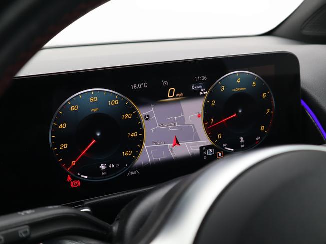 MERCEDES-BENZ GLB Photo 41