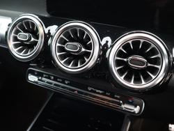MERCEDES-BENZ GLB Photo 5