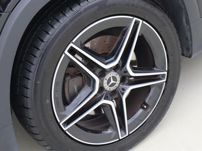MERCEDES-BENZ GLB Photo 6