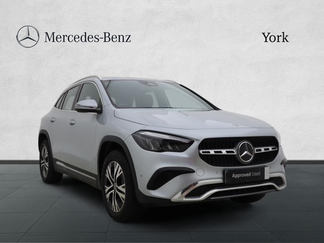 MERCEDES-BENZ GLA Photo 1