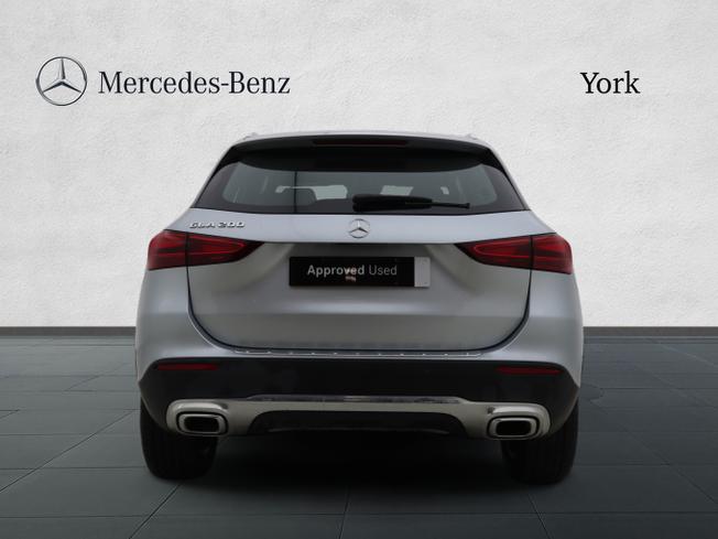 MERCEDES-BENZ GLA Photo 11