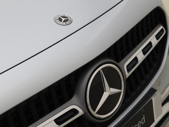 MERCEDES-BENZ GLA Photo 17