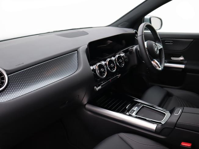 MERCEDES-BENZ GLA Photo 20