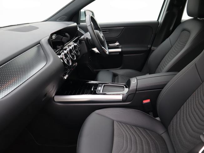 MERCEDES-BENZ GLA Photo 21