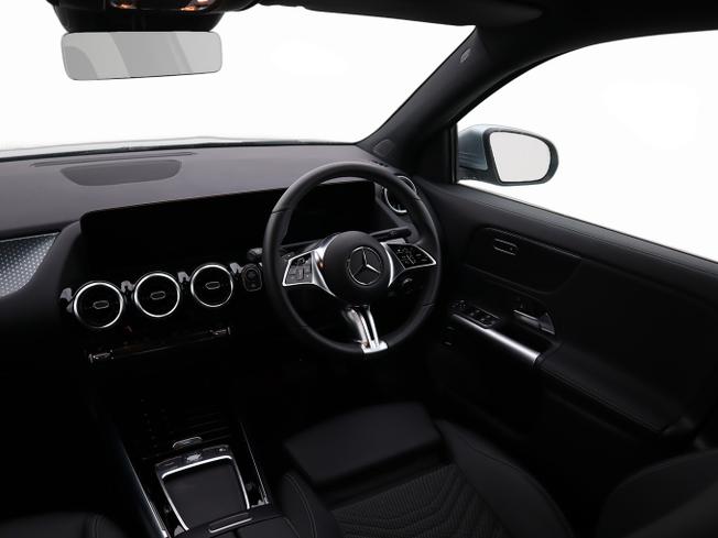 MERCEDES-BENZ GLA Photo 23