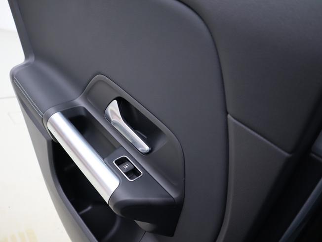 MERCEDES-BENZ GLA Photo 24