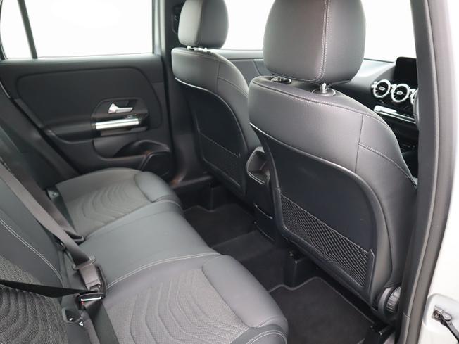 MERCEDES-BENZ GLA Photo 26