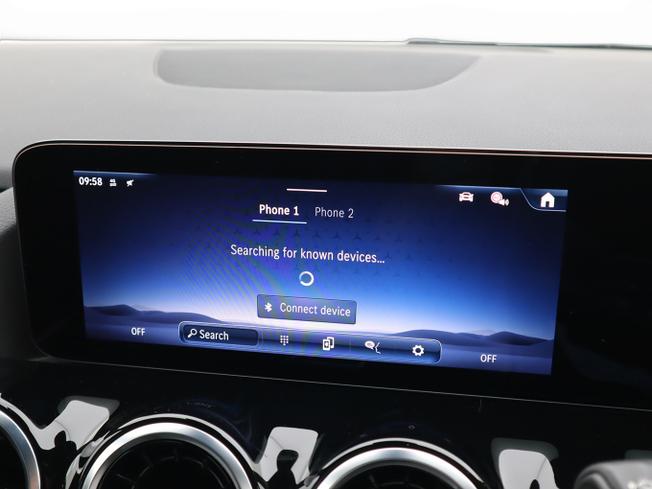 MERCEDES-BENZ GLA Photo 28